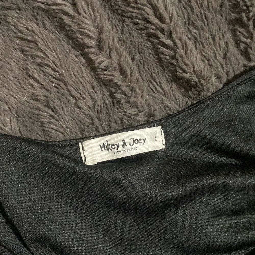 🎱The perfect Black bodysuit! - Picture 3 of 8